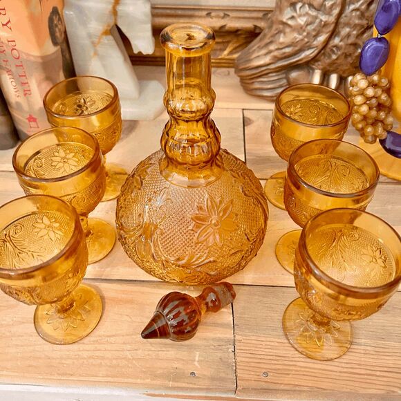 Vintage 1970s Amber Sandwich Glass Decanter Set by Indiana Glass Company - Picture 6 of 6